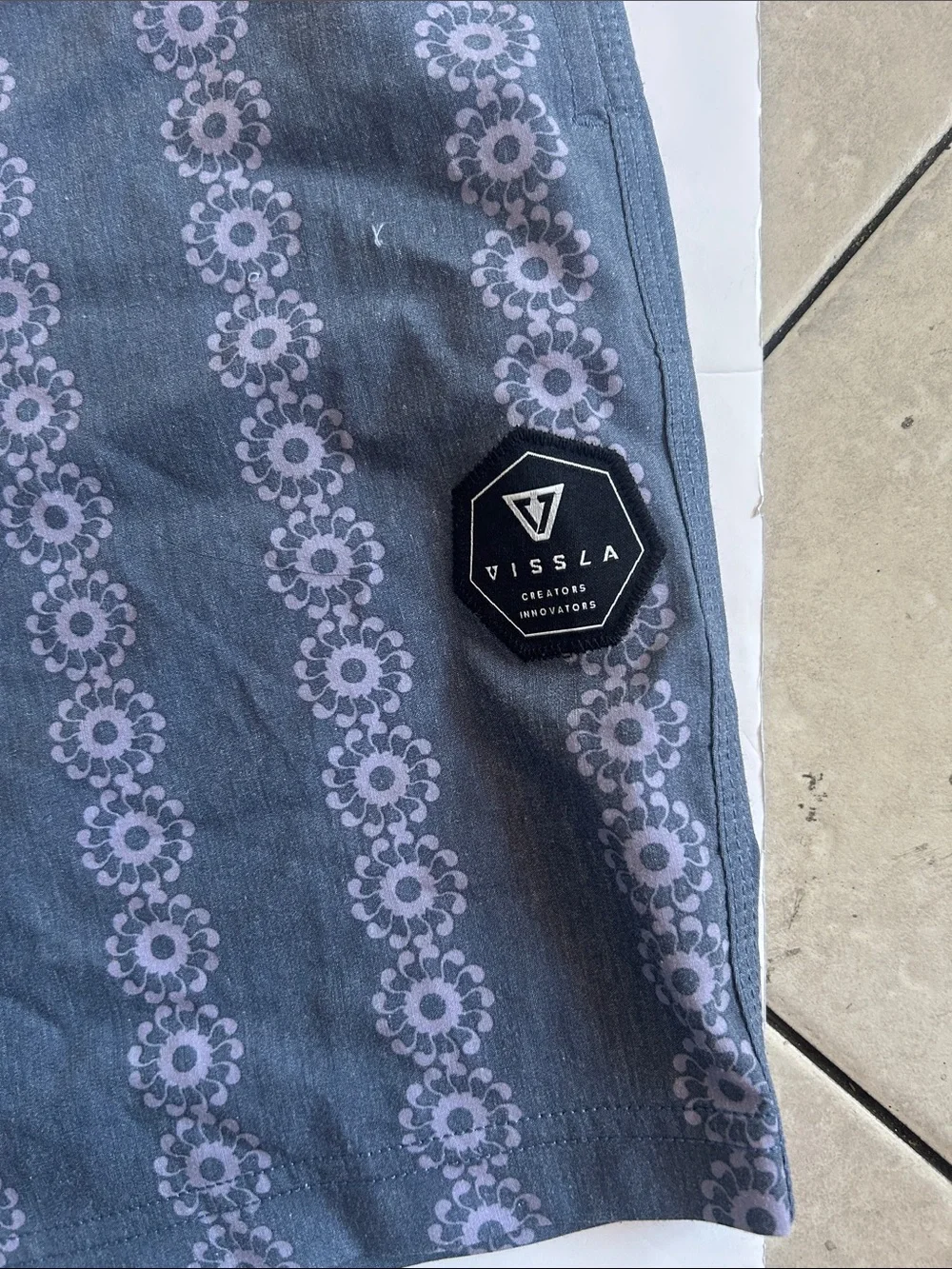 VISSLA Gray Floral-Chain Men's Swim Board Shorts